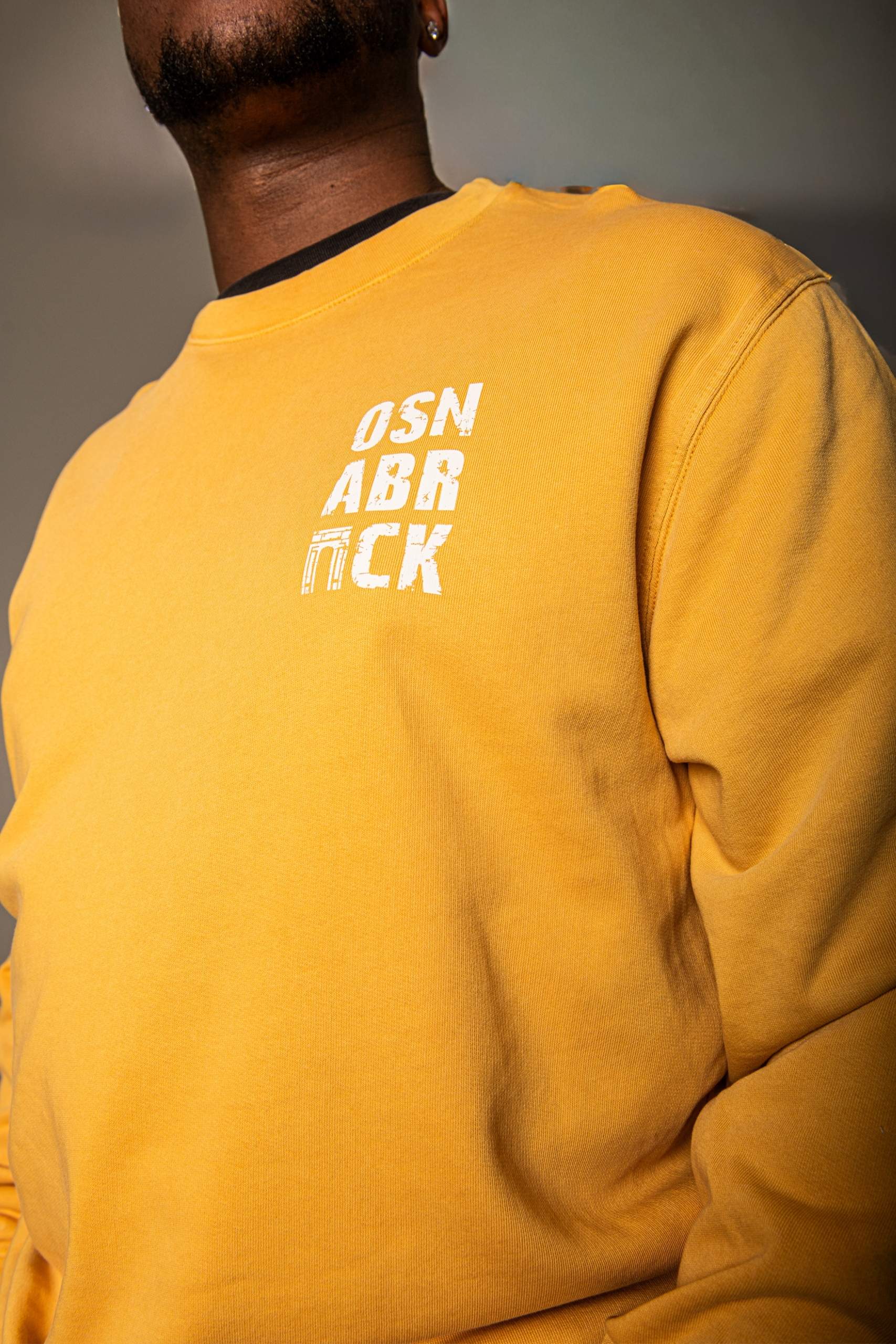 Osnabrück Vintage Sweatshirt golden gelb detailansicht männlich